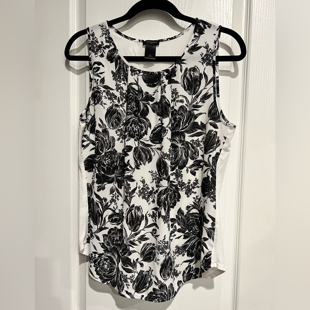 Ann Taylor Black and White Sleeveless Tank Top